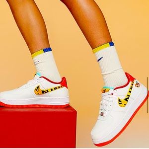 Nike Air Force 1 LV8 Big Kids Size 7